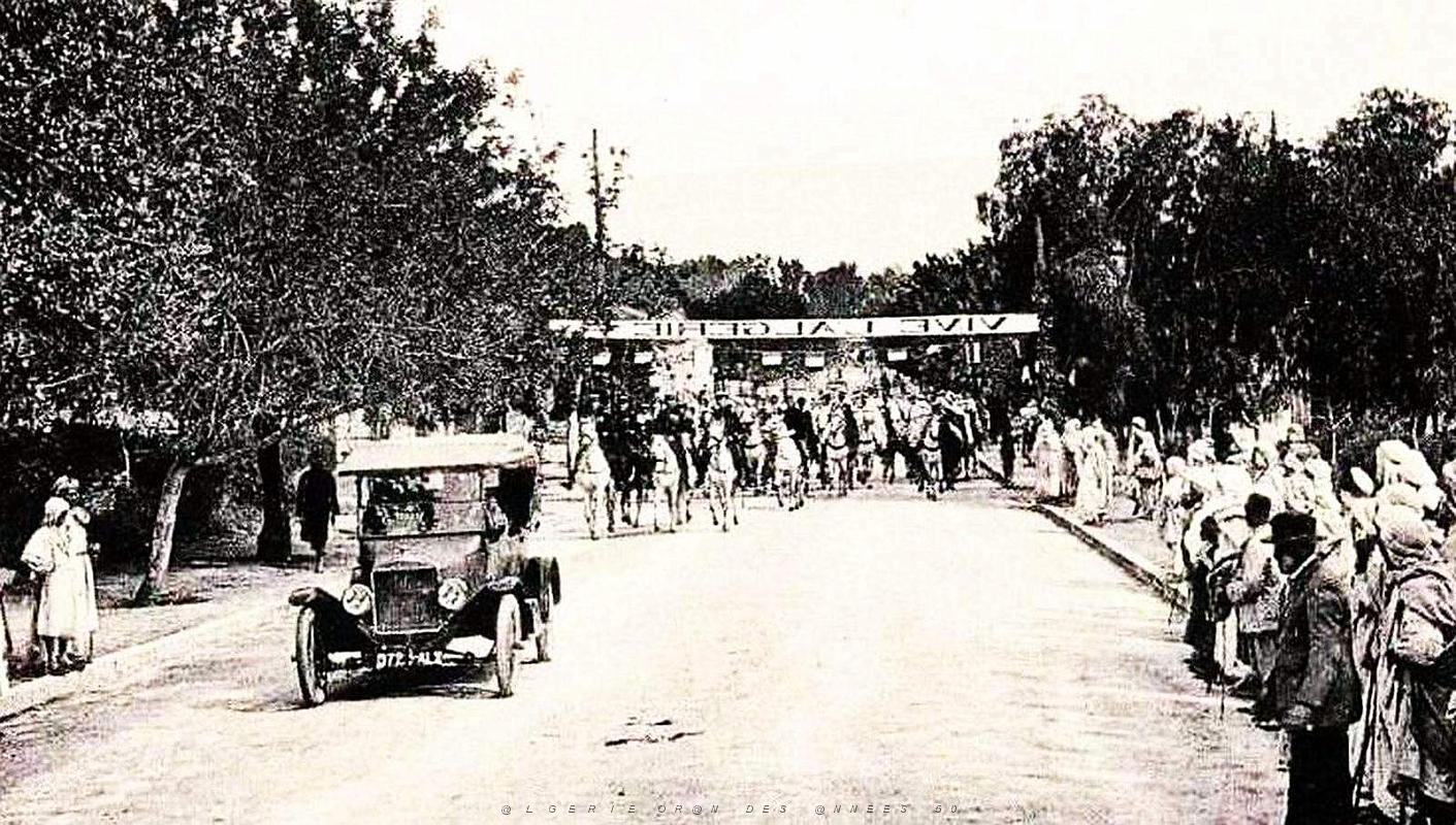 1414-Inkermann - Arrivee du Gouverneur2.jpg